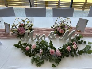 centre-table_rose_fleurs_mariage_mayenne_orne_53-61